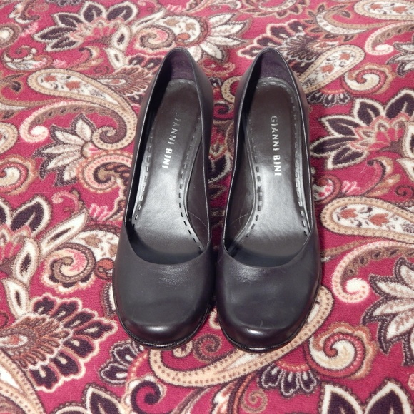 Gianni Bini rounded toe heeled shoe in Womens - Picture 1 of 6